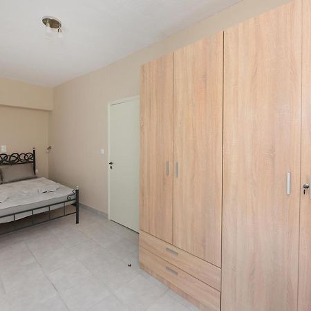 Happy Days Home Apartment Und Studio/Penthouse เอียลิซอส ภายนอก รูปภาพ